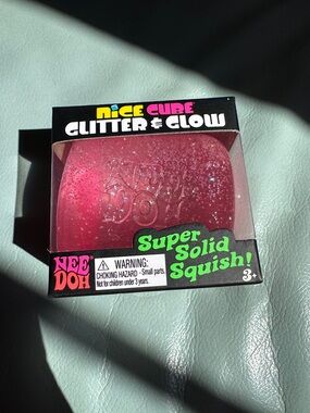 NeeDoh Nice Cube Glitter & Glow - Pink